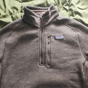 Patagonia Women's Sweater in Olive Green